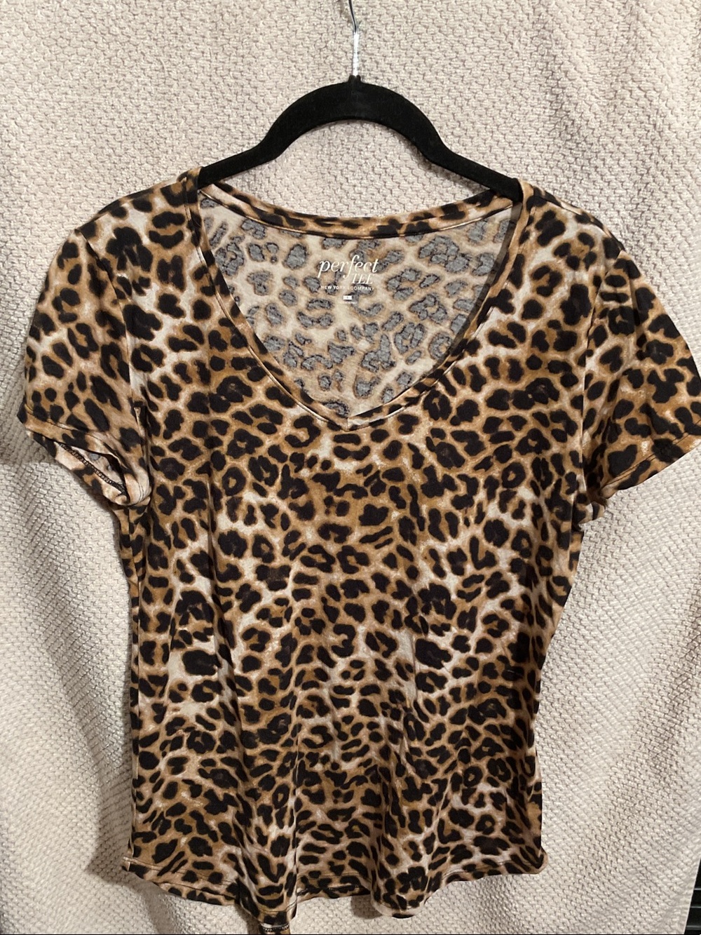 New York & Company Leopard Print V-Neck Tee in Brown and Black